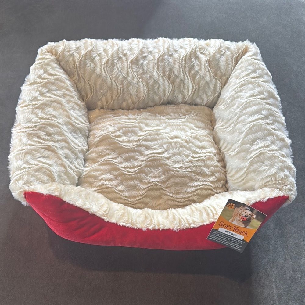 Soft Touch Pet Bed Red and Cream NEW